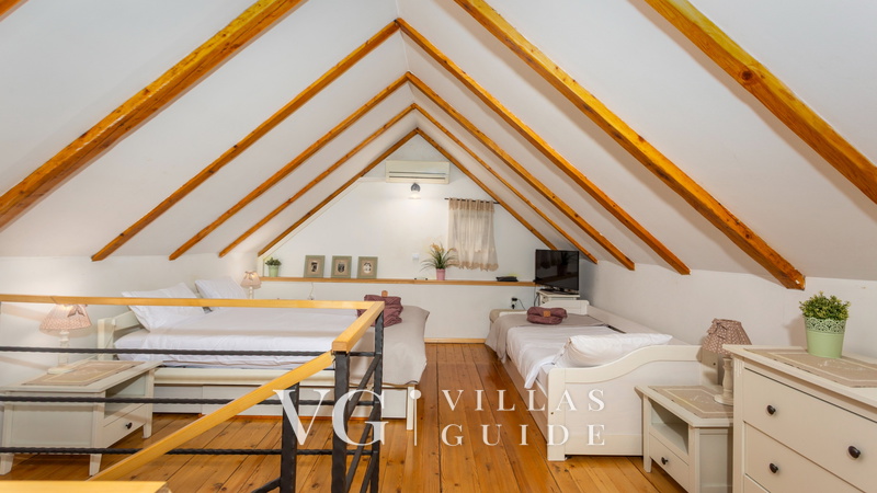 Holiday Home Villa Rosemary-whirpool&pet friendly Bedroom