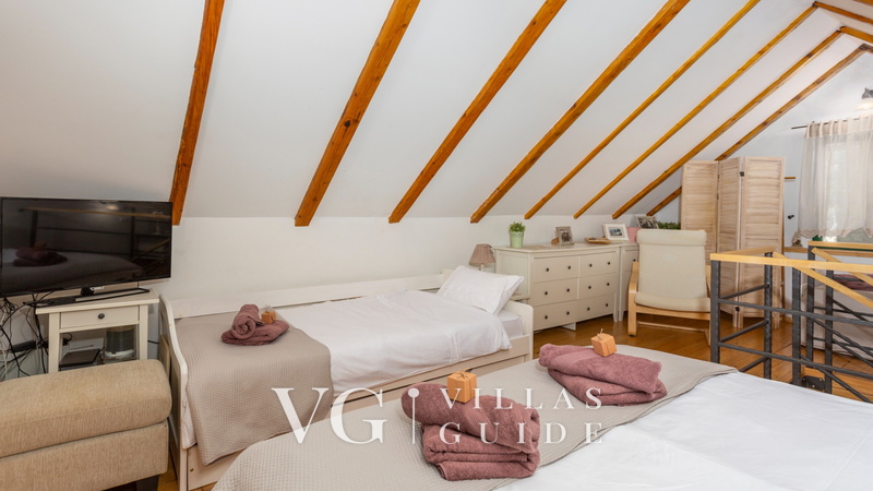 Holiday Home Villa Rosemary-whirpool&pet friendly Bedroom