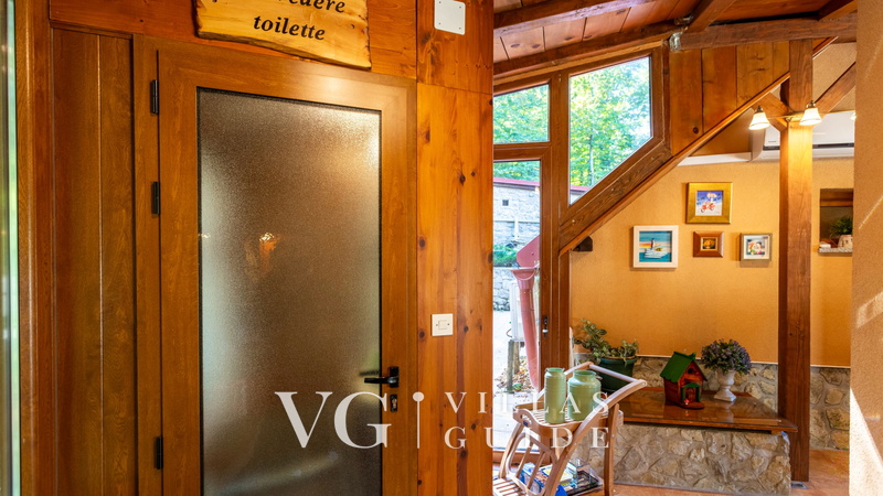 Holiday Home Villa Rosemary-whirpool&pet friendly Guest toilet