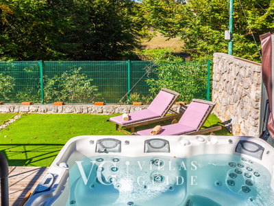 Holiday Home Villa Rosemary-whirpool&pet friendly Garden and property exterior