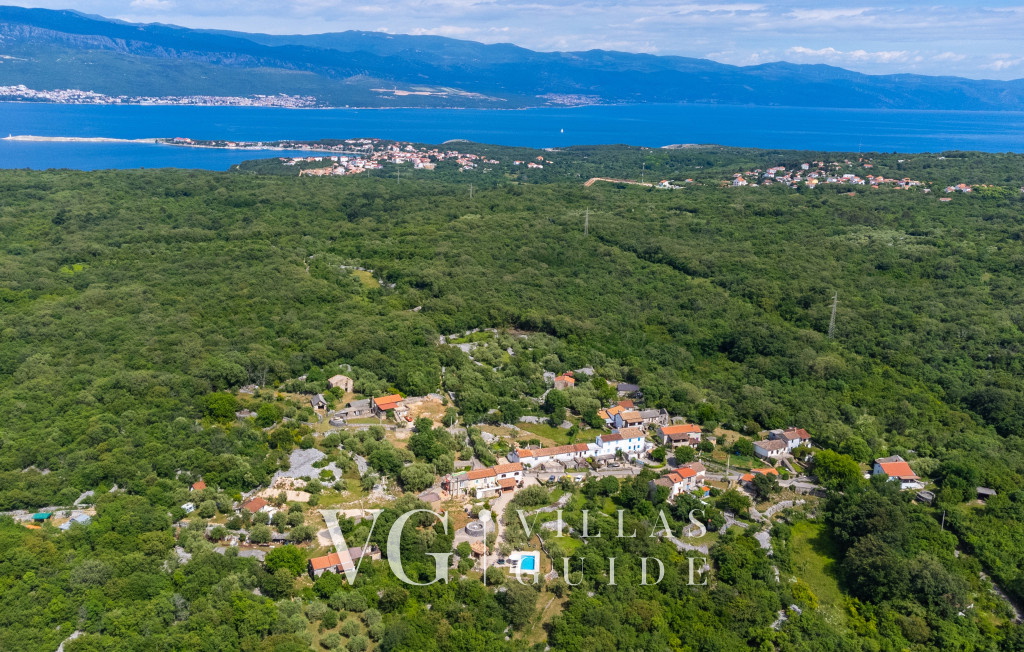 Villa Verde Oliva Residence with pool Microlocation