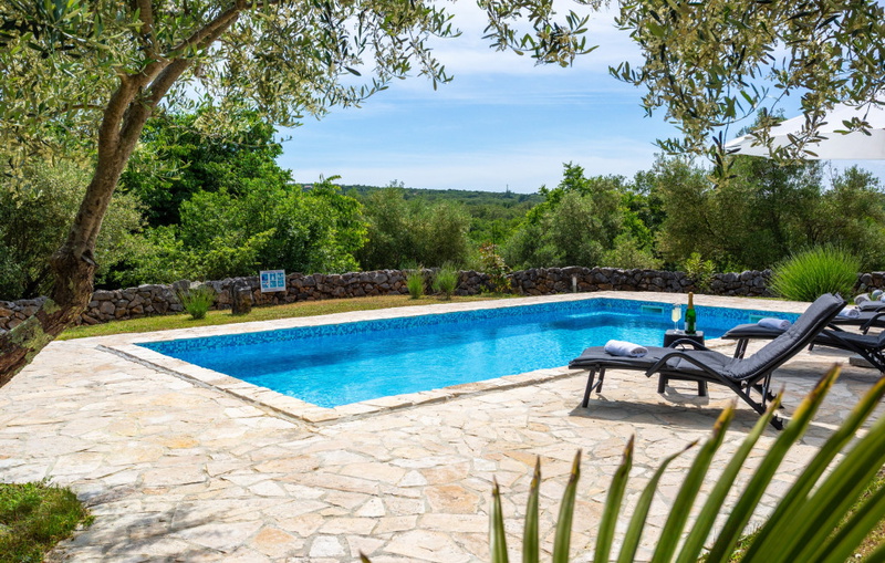 Villa Verde Oliva Residence with pool