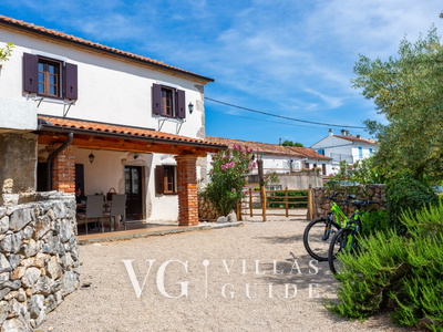 Villa Verde Oliva Residence with pool Garden and property exterior