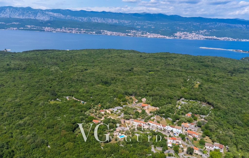 Villa Verde Oliva Residence with pool Garden and property exterior