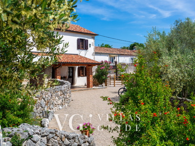 Villa Verde Oliva Residence with pool Garden and property exterior