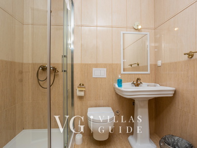 Villa Verde Oliva Residence with pool Bathroom