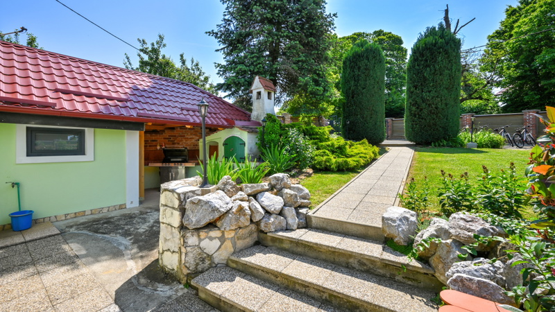 Villa Magic
