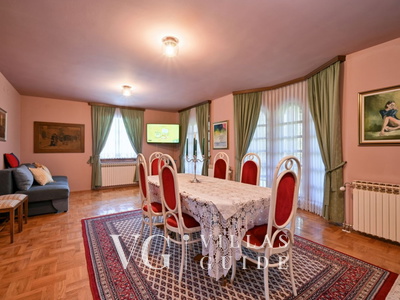 Villa Requiem Living room