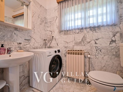 Villa Requiem Bathroom