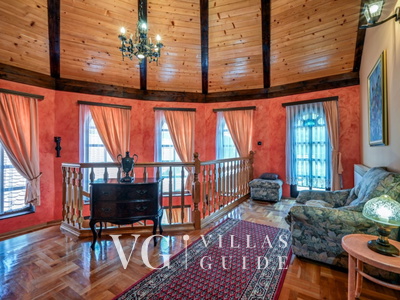 Villa Requiem Living room