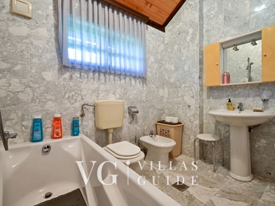 Villa Requiem Bathroom