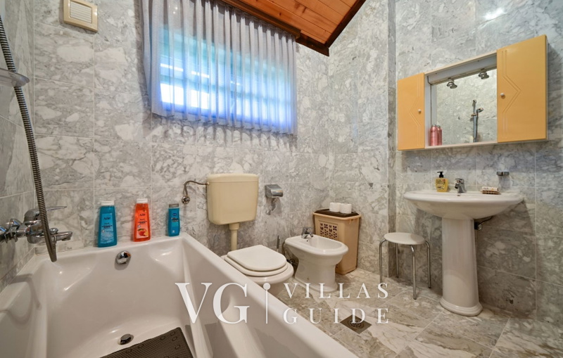 Villa Requiem Badezimmer