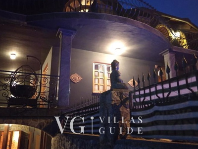 Villa Requiem Garden and property exterior