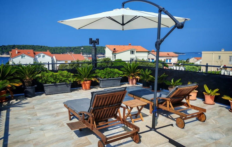 Holiday Home Capella -pet friendly&80m from the sea- Island of Rab