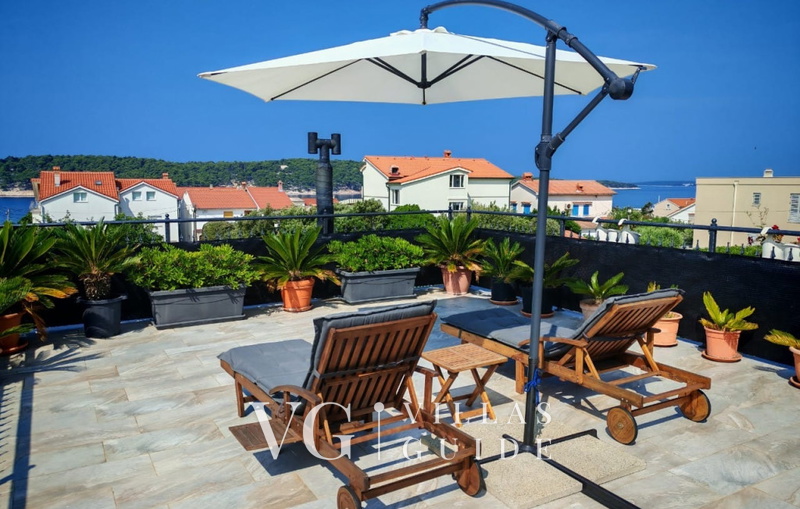Holiday Home Capella -pet friendly&80m from the sea- Island of Rab