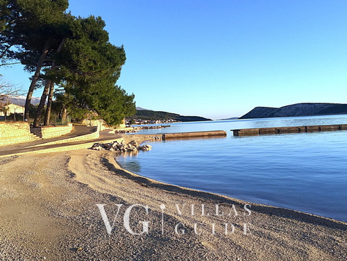 Holiday Home Capella -pet friendly&80m from the sea- Island of Rab