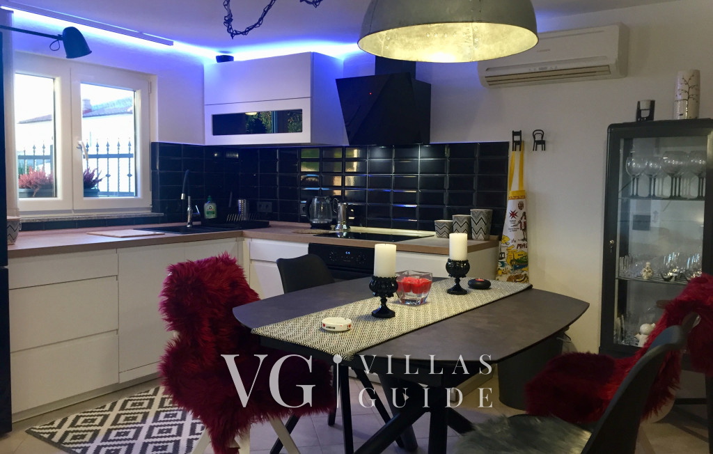 Holiday Home Capella -pet friendly&80m from the sea- Island of Rab Cucina