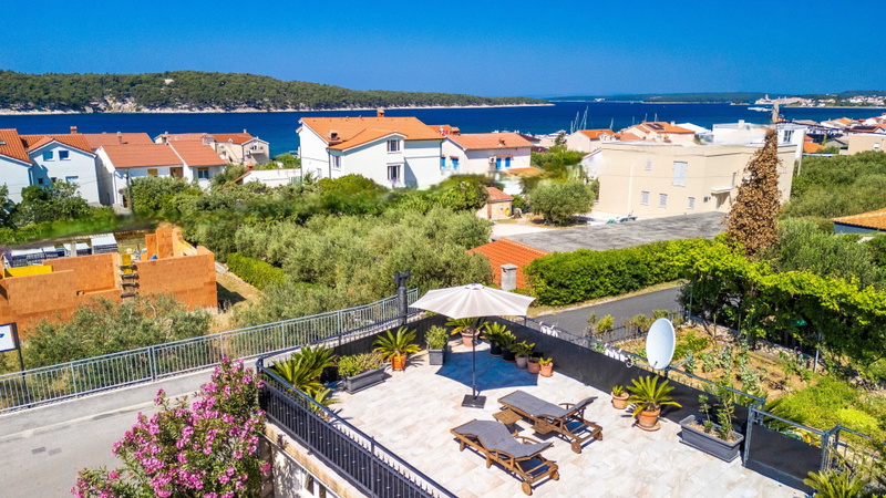 Holiday Home Capella -pet friendly&80m from the sea- Island of Rab