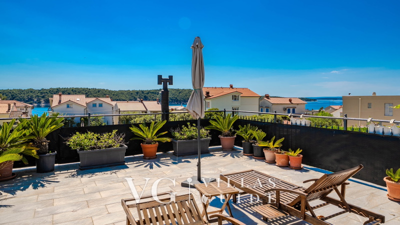 Holiday Home Capella -pet friendly&80m from the sea- Island of Rab