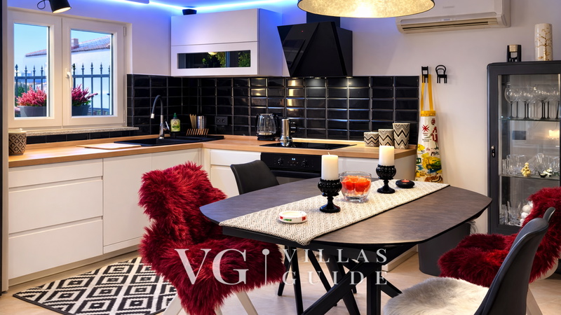 Holiday Home Capella -pet friendly&80m from the sea- Island of Rab