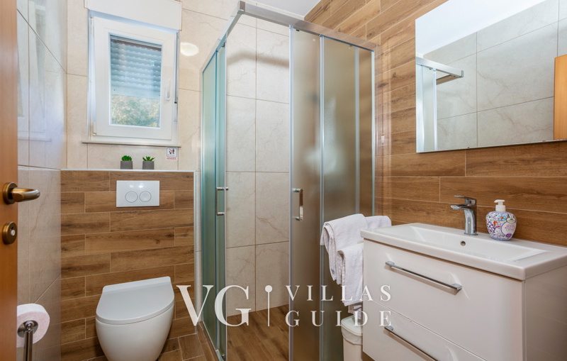 Villa Magriž with pool- Island Krk Badezimmer