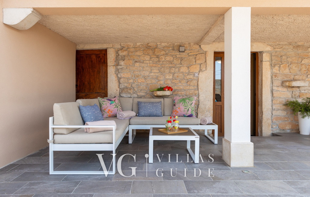 Villa RIA Additional content