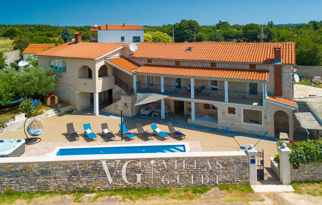 Villa RIA Garden and property exterior