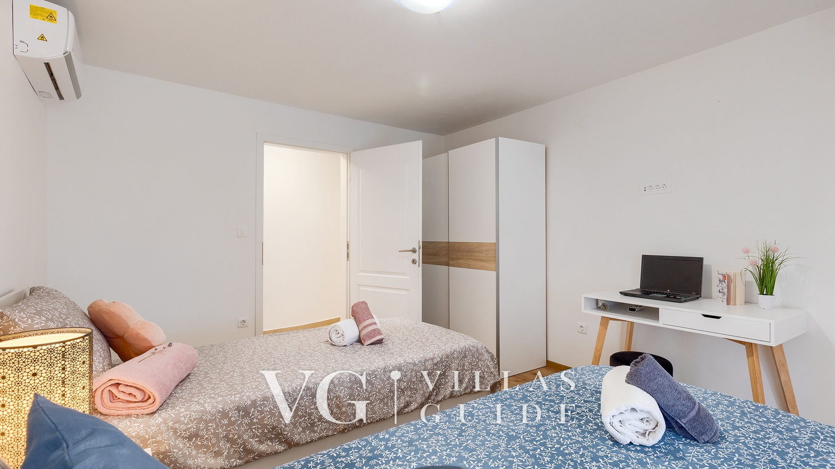 Villa RIA Camera da letto