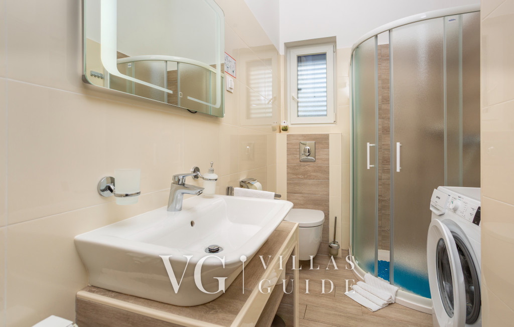 Apartment Estate 1 - Island Krk Kupaonica