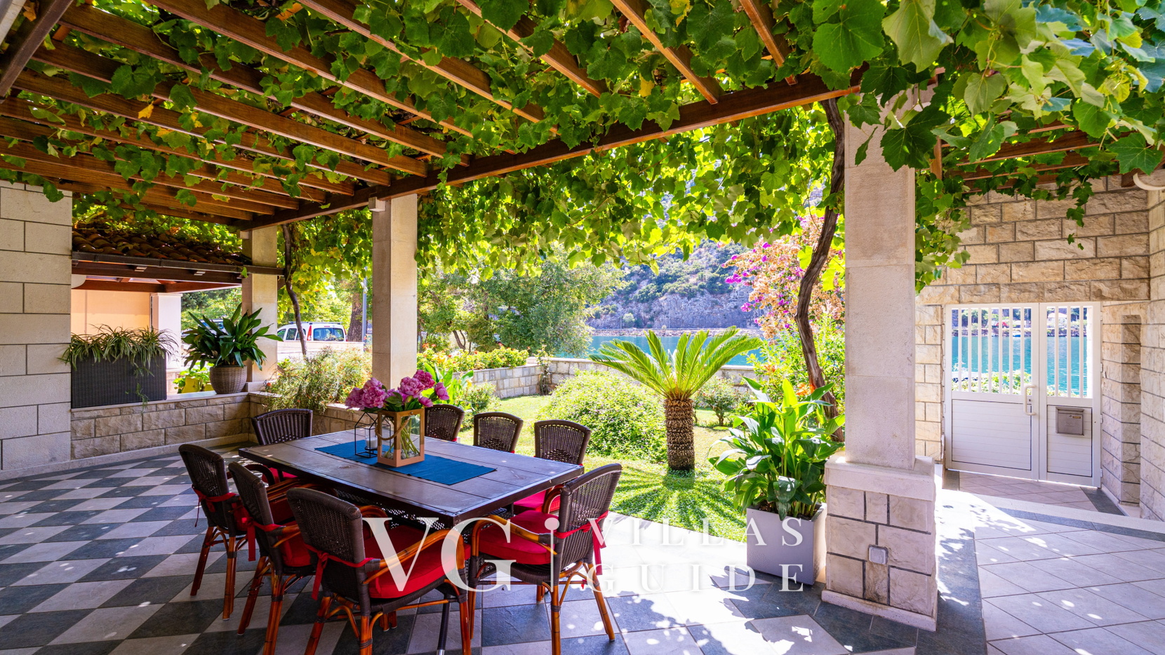 Villa Dadić Garden and property exterior