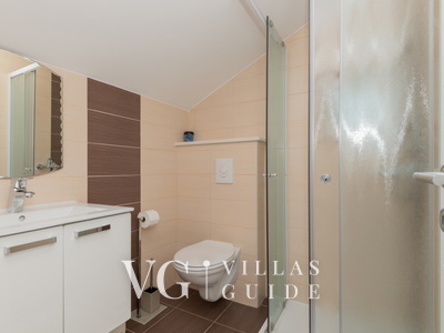 Holiday Home VIKK - Makarska-Drvenik Badezimmer