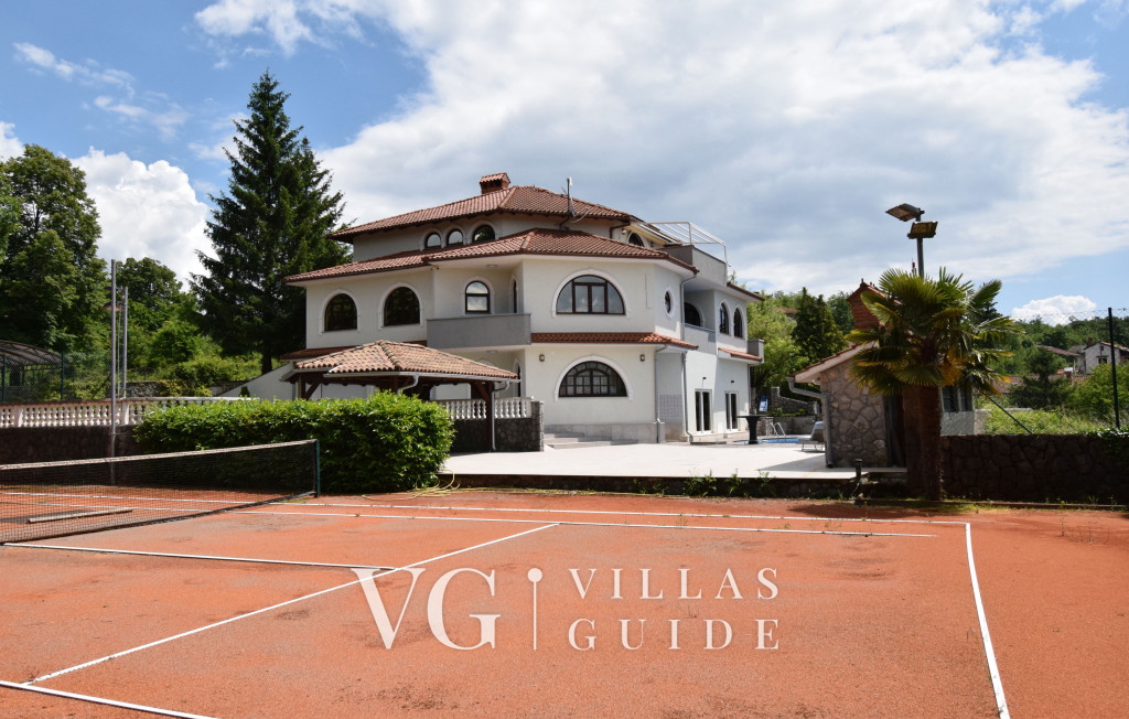 Villa Jasmin Garden and property exterior