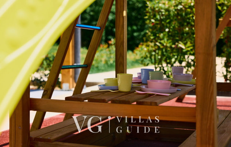 Villa River home by WH Additional content