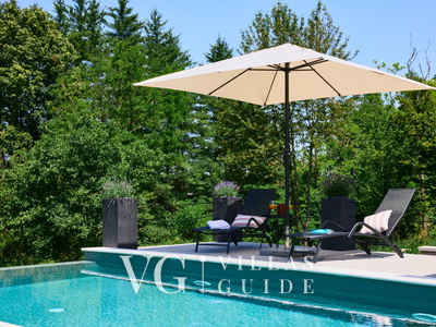 Villa River home by WH