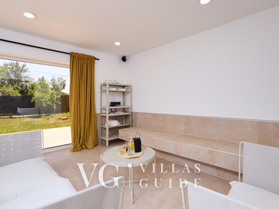 Villa River home by WH wellness