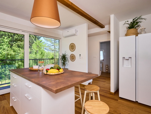 Villa River home by WH