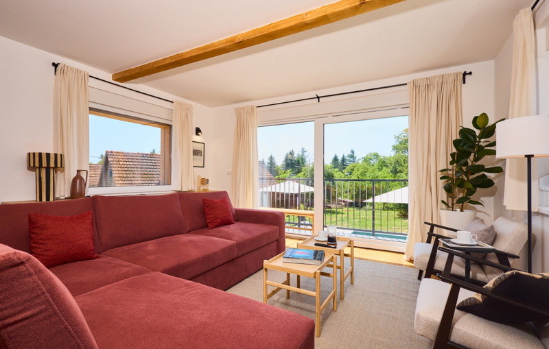 Villa River home by WH