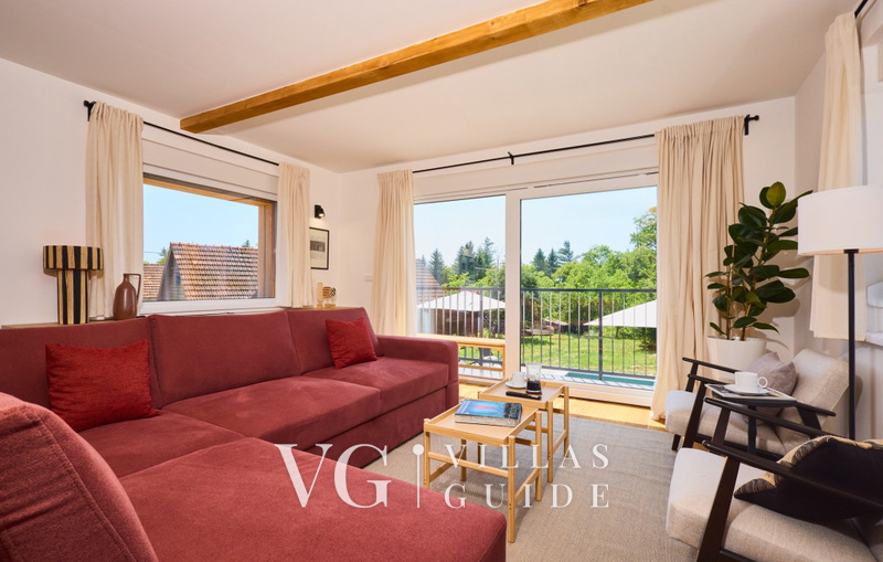 Villa River home by WH Living room