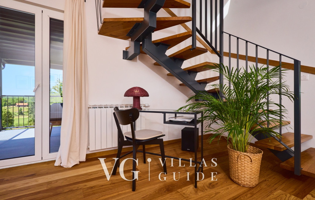 Villa River home by WH Living room