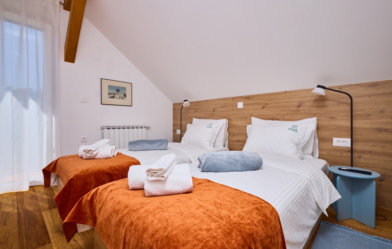 Villa River home by WH