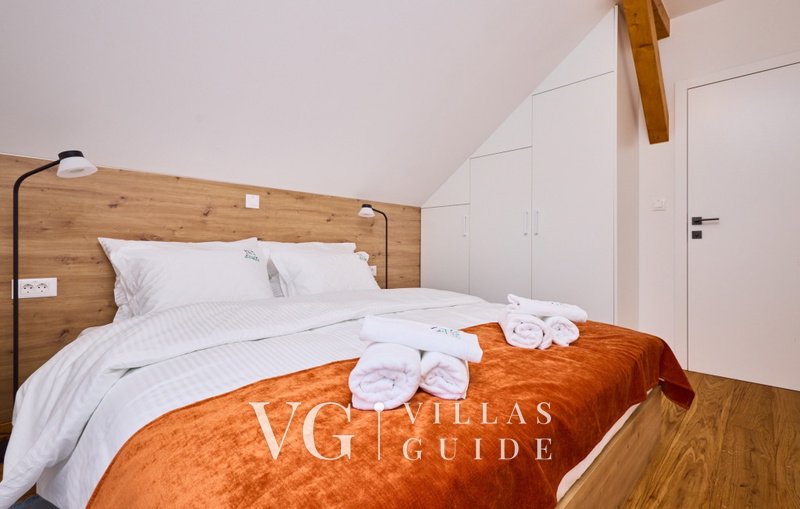 Villa River home by WH Bedroom