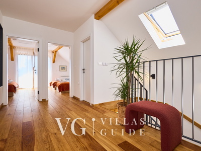 Villa River home by WH Bedroom