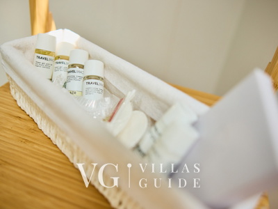 Villa River home by WH Bathroom