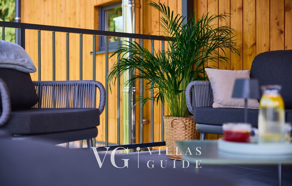 Villa River home by WH Additional content