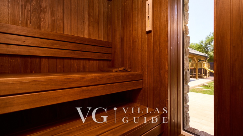 Villa River home by WH wellness