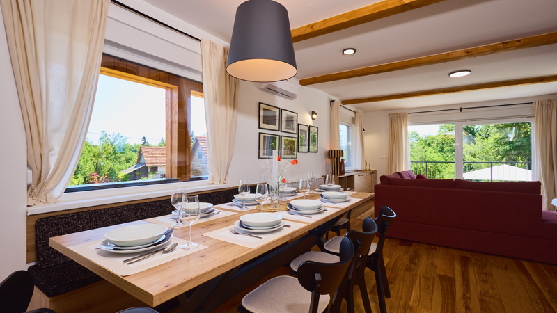 Villa River home by WH