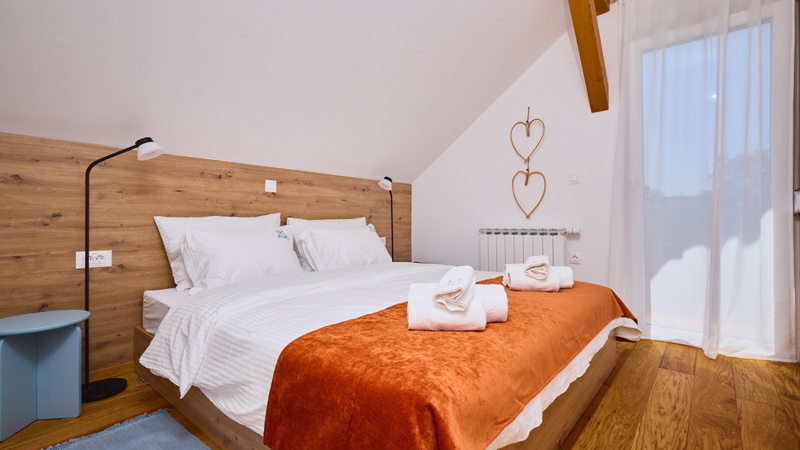 Villa River home by WH