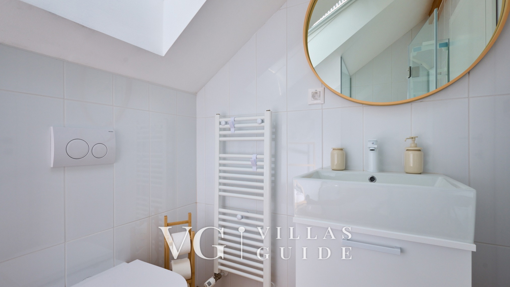 Villa River home by WH Bagno