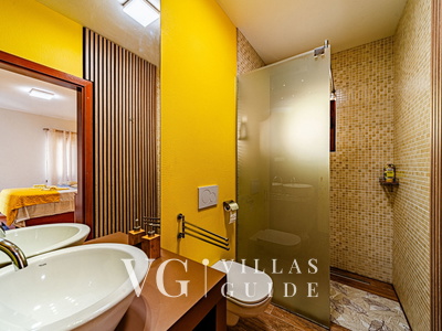 Villa Welcome Bathroom