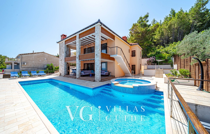 Villa Welcome Pool